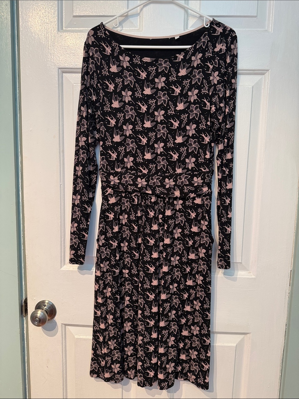Boden Women’s Black Floral Long-Sleeve Dress with Pink Print (6)